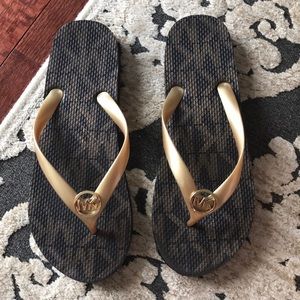 Michael Kors Sandals/Flip Flops-9